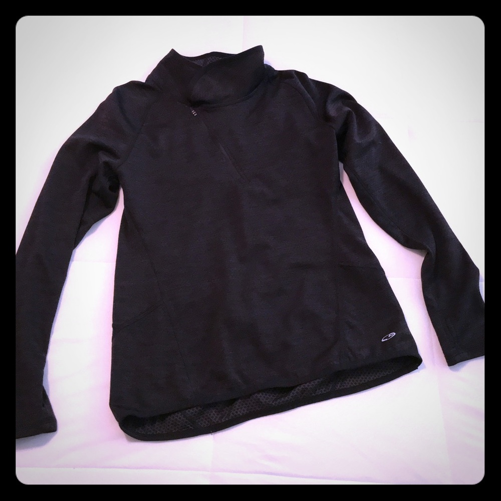 Black workout top